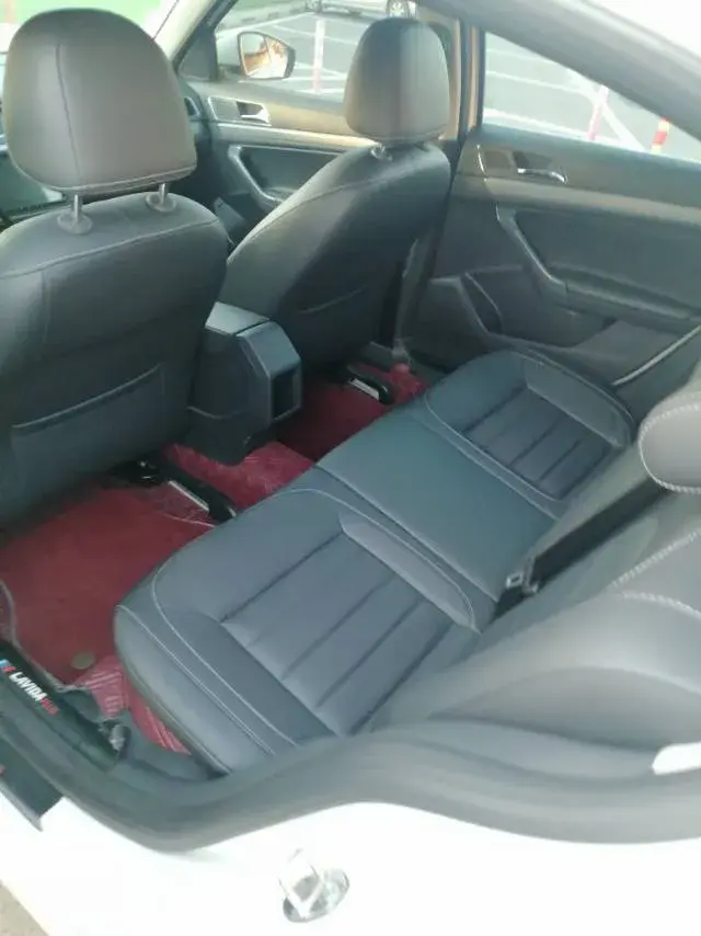 2017 VOLKSWAGEN LAVIDA thumbnail 4