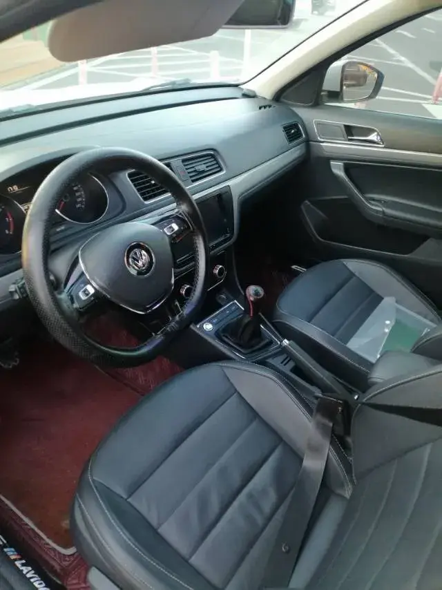 2017 VOLKSWAGEN LAVIDA thumbnail 3