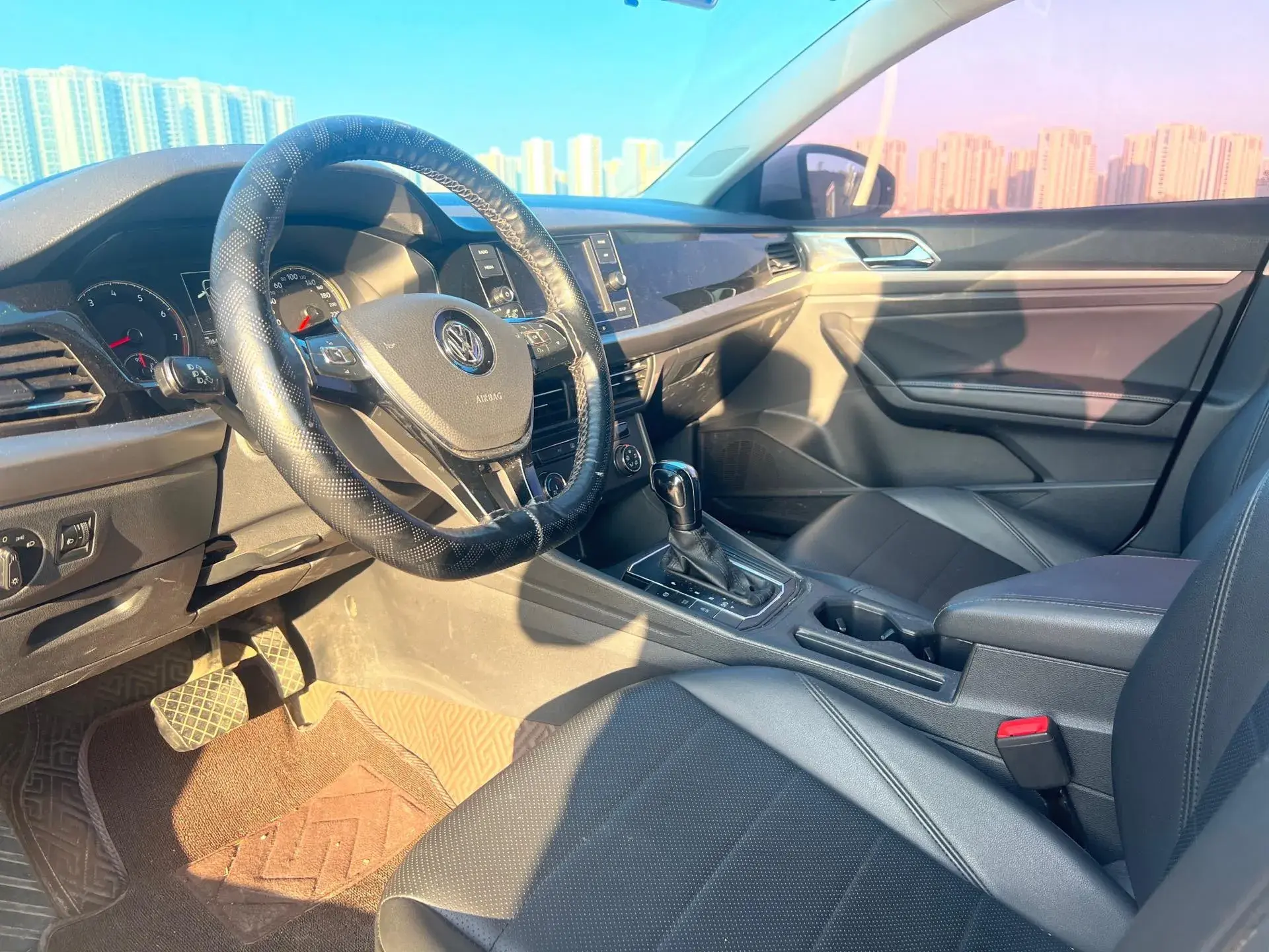 2018 VOLKSWAGEN LAVIDA thumbnail 2