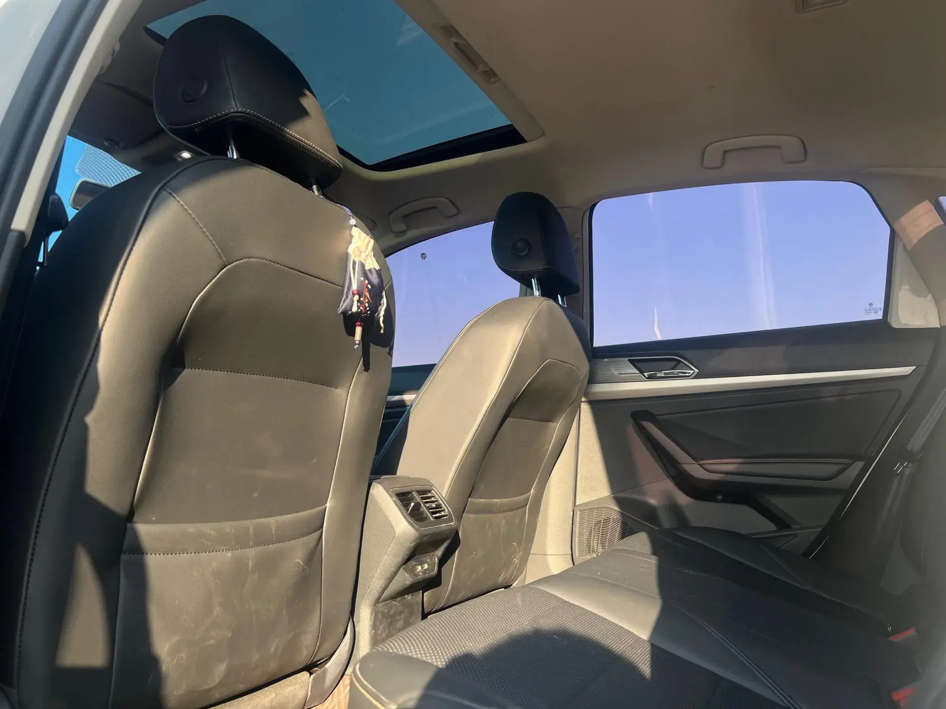 2018 VOLKSWAGEN LAVIDA thumbnail 3