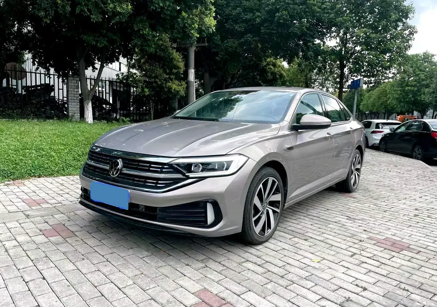 2023 VOLKSWAGEN SAGITAR view 1
