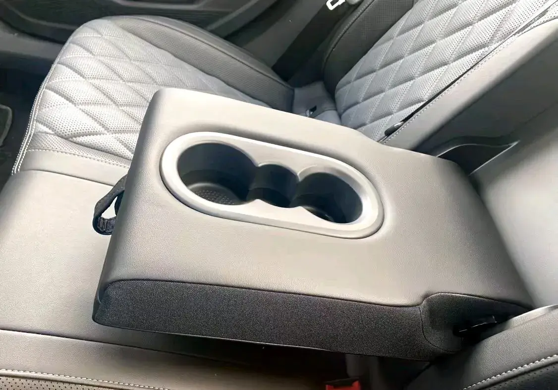 2023 VOLKSWAGEN SAGITAR thumbnail 3