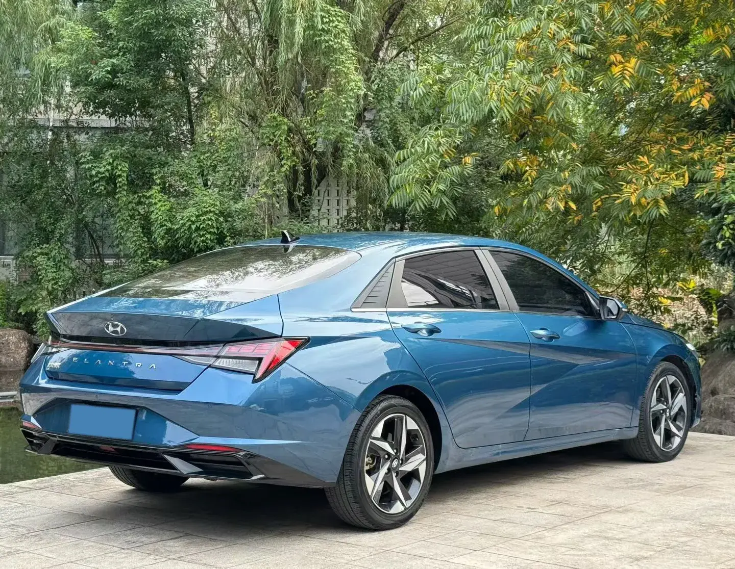 2021 HYUNDAI ELANTRA thumbnail 4