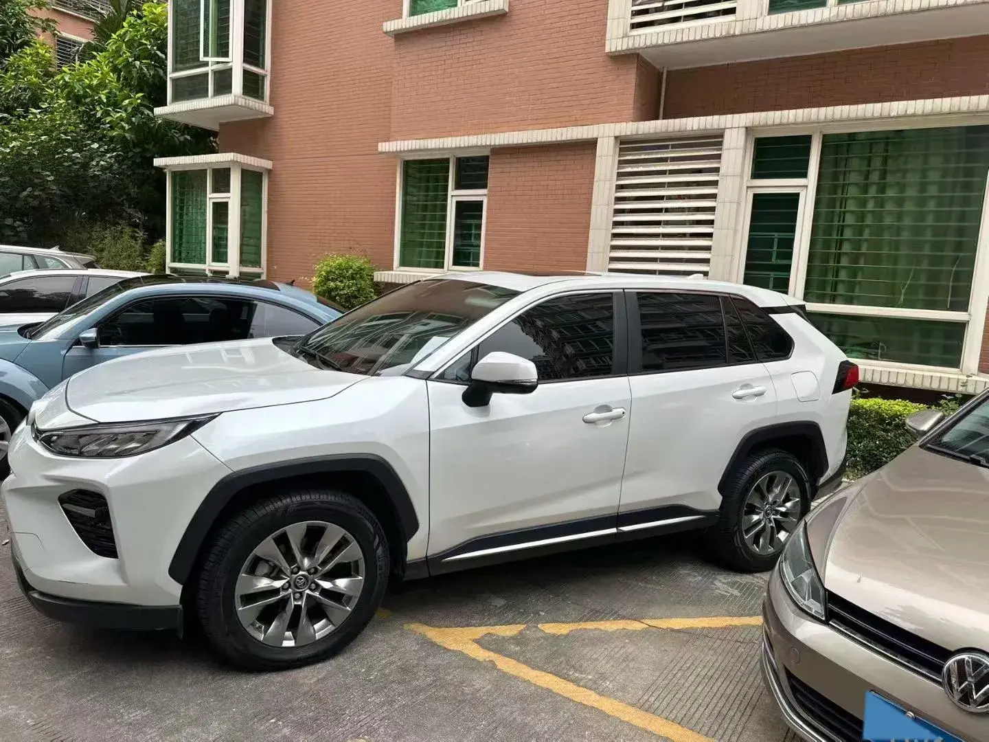 2022 TOYOTA WILDLANDER thumbnail 2