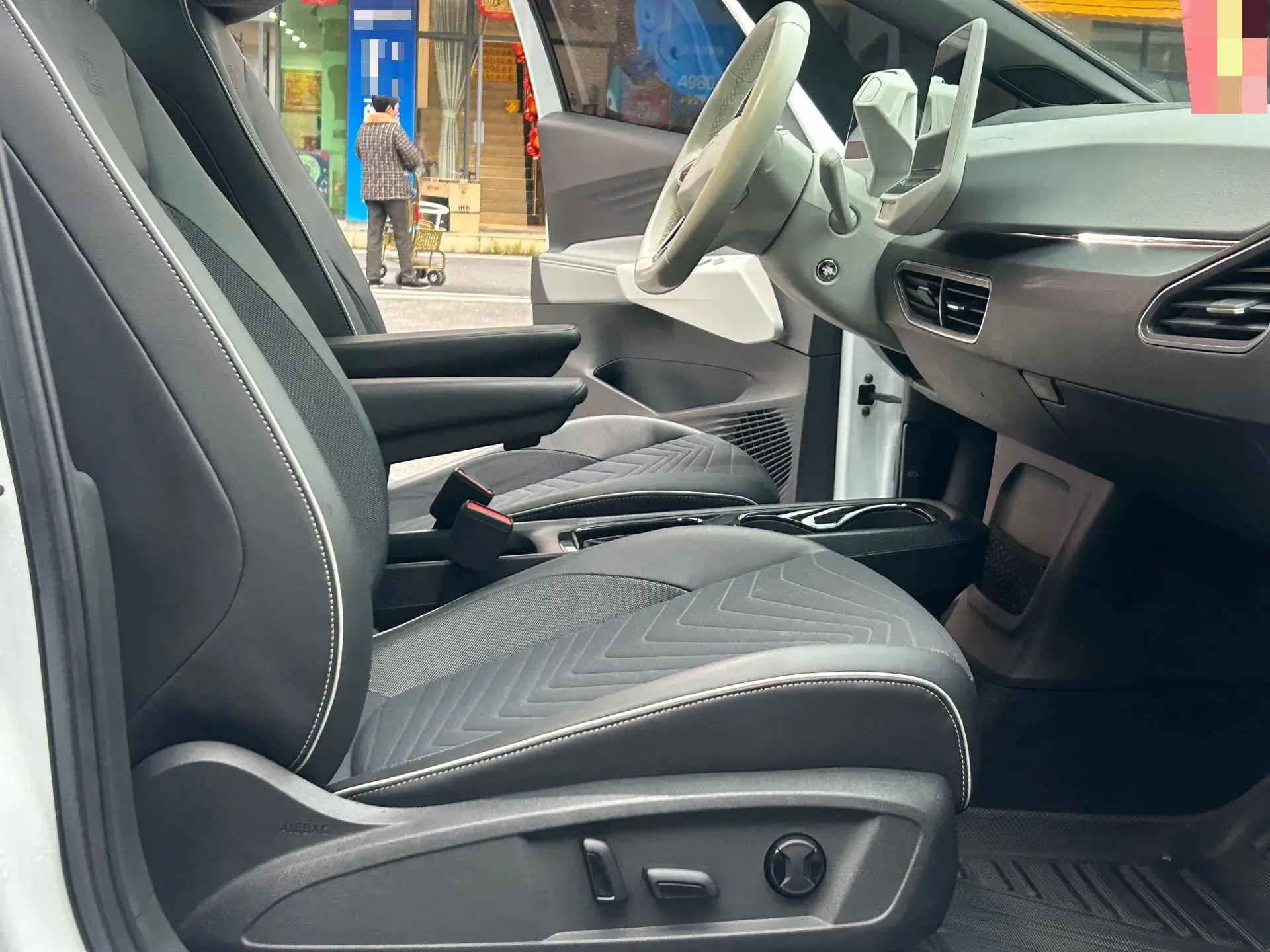 2023 VOLKSWAGEN ID.3 thumbnail 4