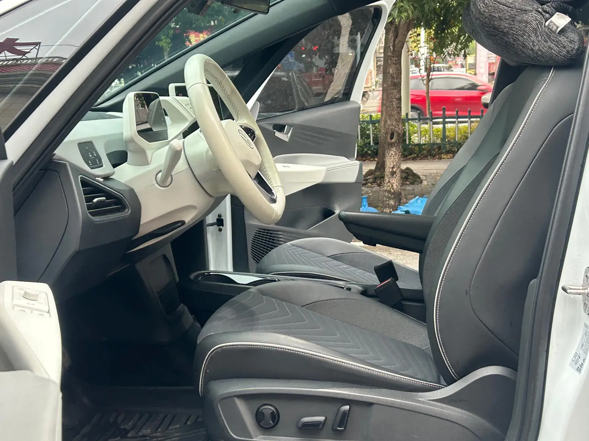 2023 VOLKSWAGEN ID.3 thumbnail 3