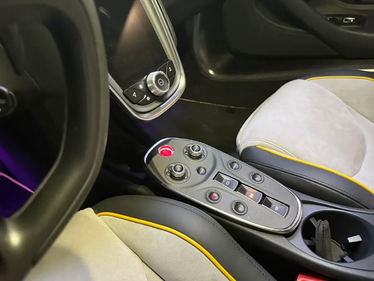 2022 McLaren GT 4.0T 620HP V8 7DCT,autocango,china used car exporter,china ev exporter,chinese used car exporter,chinese used ev exporter