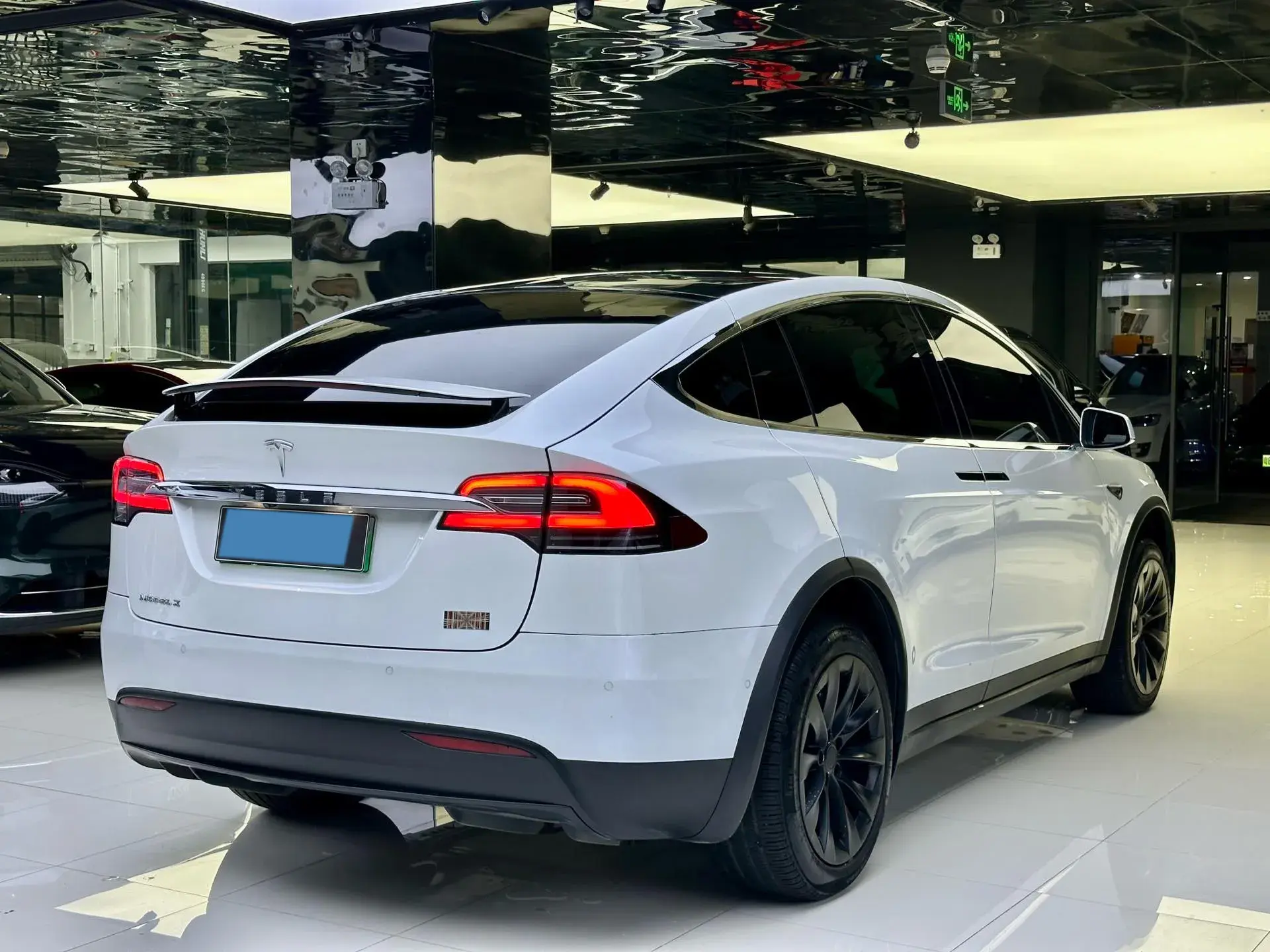 2019 TESLA MODEL thumbnail 2