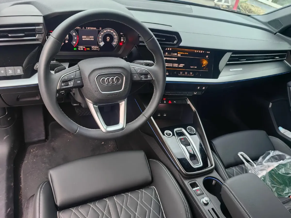 2025 Audi A3 1.5T 160HP L4 7DCT,autocango,china used car exporter,china ev exporter,chinese used car exporter,chinese used ev exporter