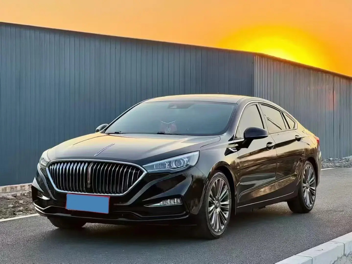 2020 HONGQI H5 view 1