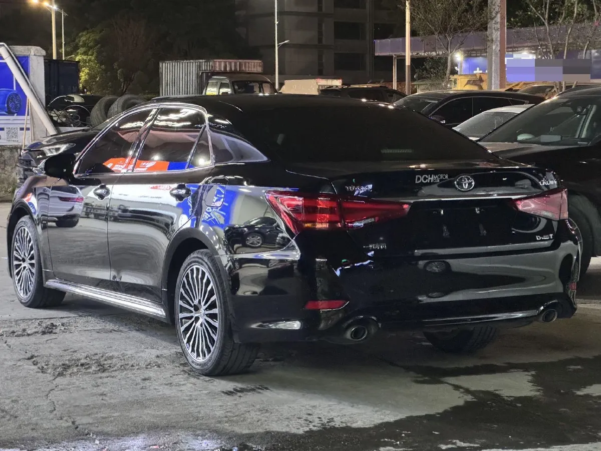 2018 Toyota Crown 2.0T 235HP L4 8AT,autocango,china used car exporter,china ev exporter,chinese used car exporter,chinese used ev exporter