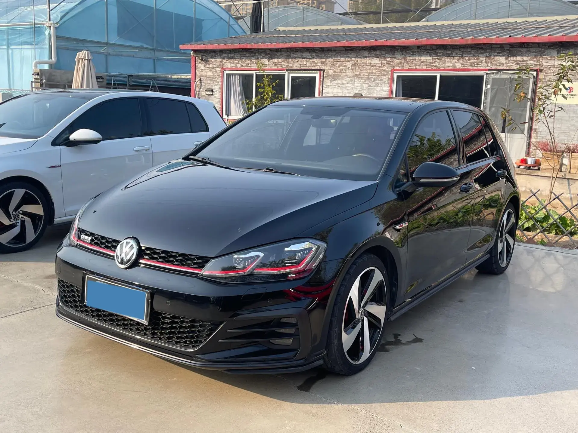 2019 VOLKSWAGEN GOLFGTI view 1