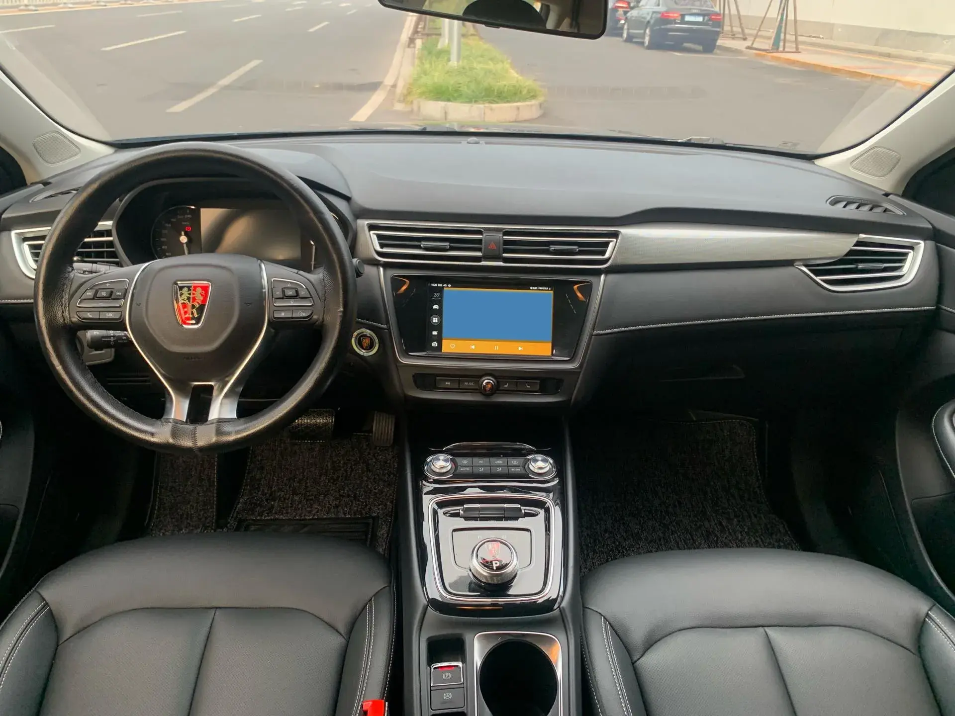 2018 ROEWE EI5 thumbnail 4