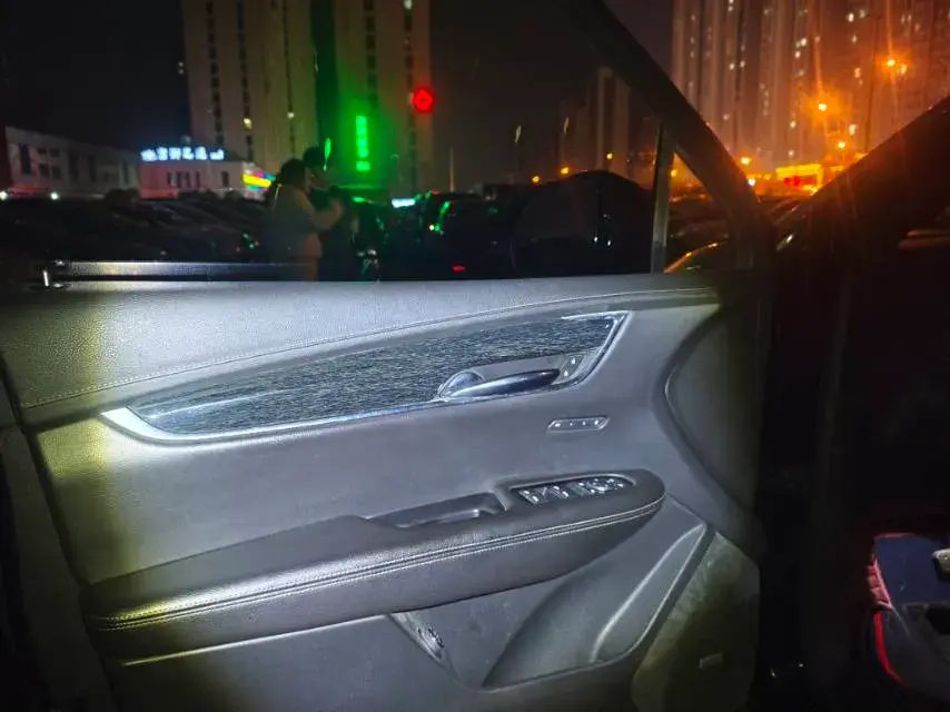 2020 CADILLAC XT5 thumbnail 4