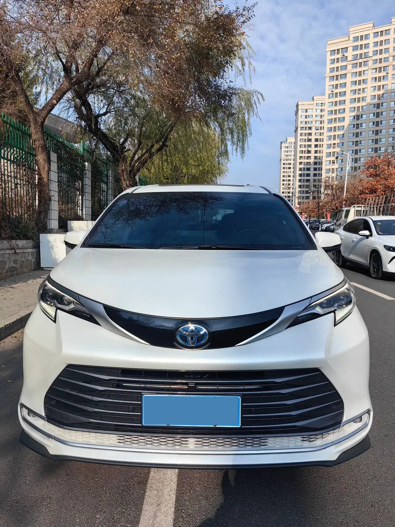 2023 TOYOTA SIENNA thumbnail 2