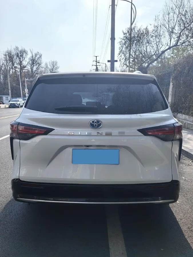 2023 Toyota Sienna 2.5L 189HP L4 E-CVT Hybrid,autocango,china used car exporter,china ev exporter,chinese used car exporter,chinese used ev exporter