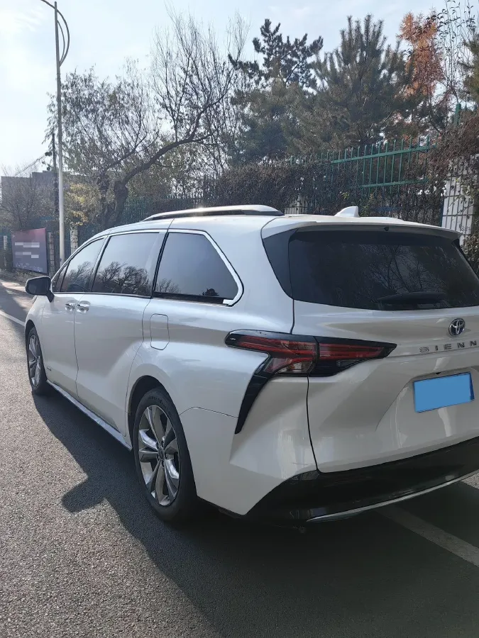 2023 Toyota Sienna 2.5L 189HP L4 E-CVT Hybrid,autocango,china used car exporter,china ev exporter,chinese used car exporter,chinese used ev exporter