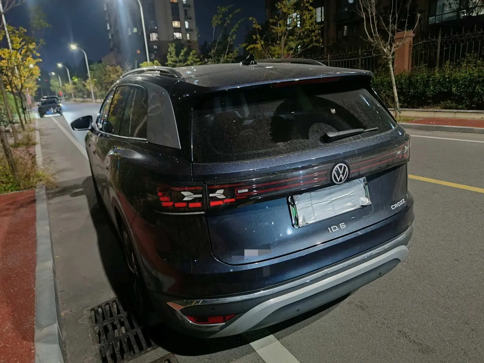 2022 VOLKSWAGEN ID.6 thumbnail 4