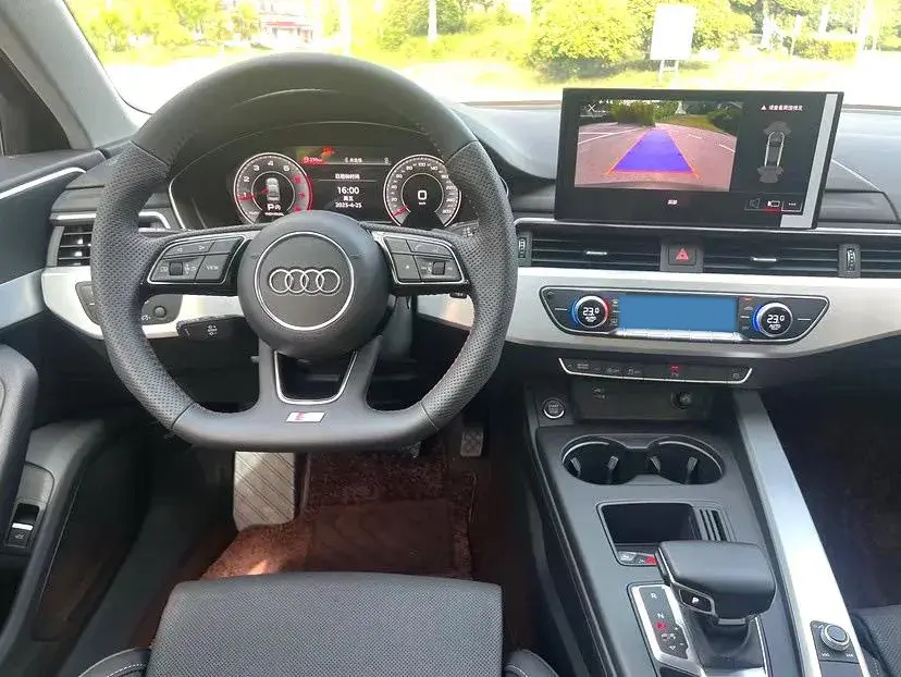 2023 AUDI A4L thumbnail 3