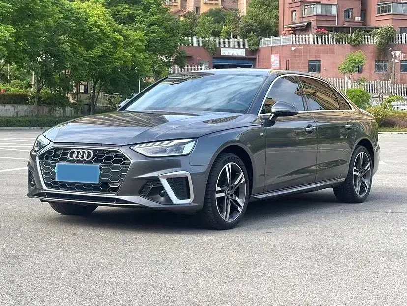 2023 AUDI A4L view 1