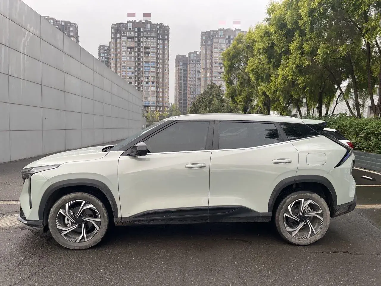 2024 GEELY AZKARRA thumbnail 2