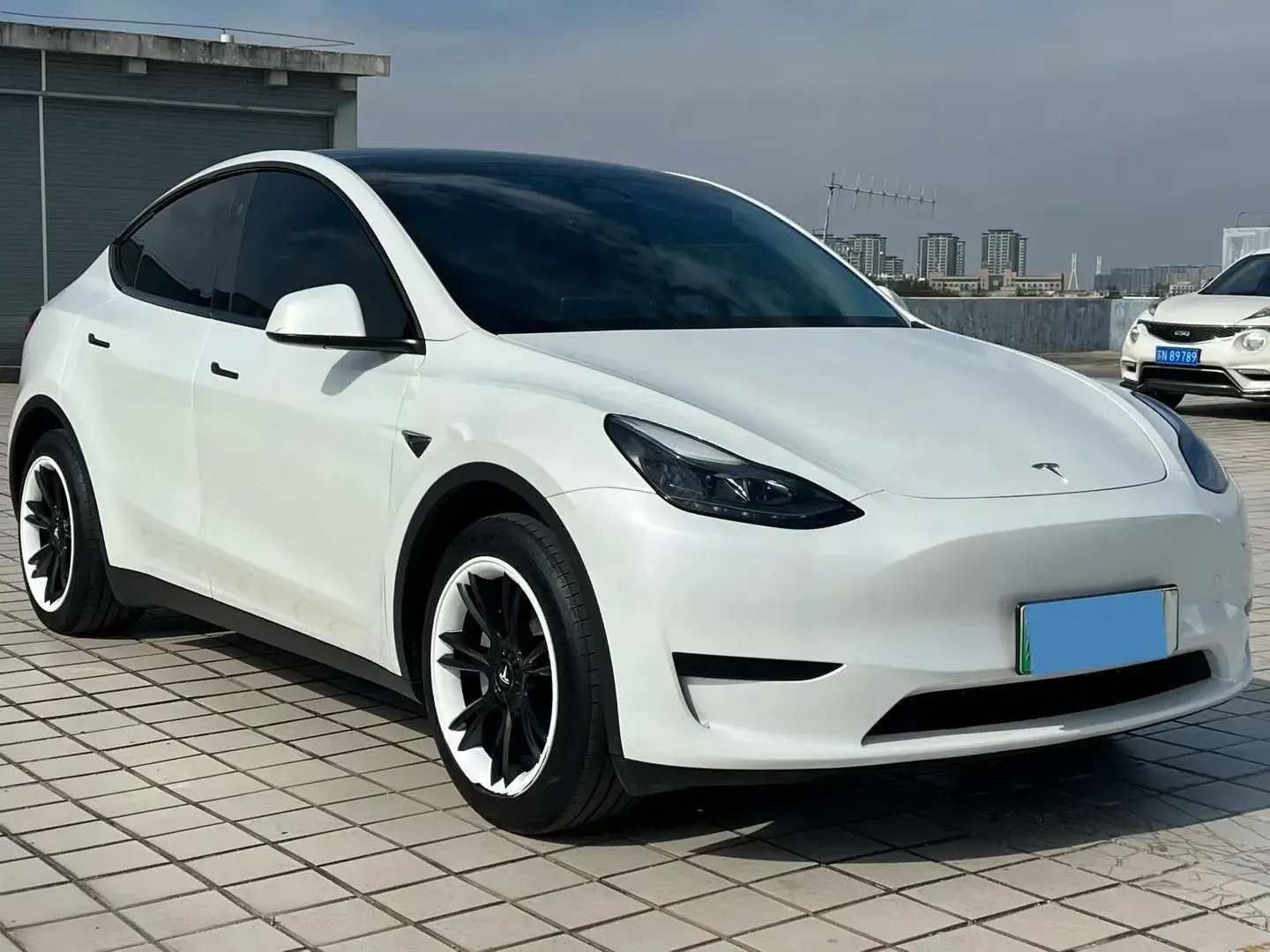 2024 TESLA MODEL thumbnail 3