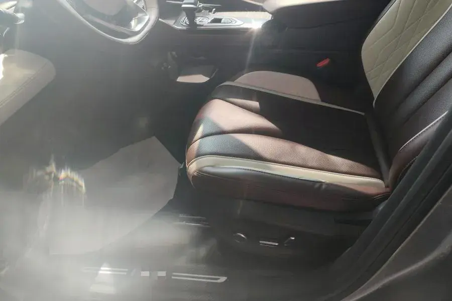 2021 GEELY MONJARO thumbnail 4