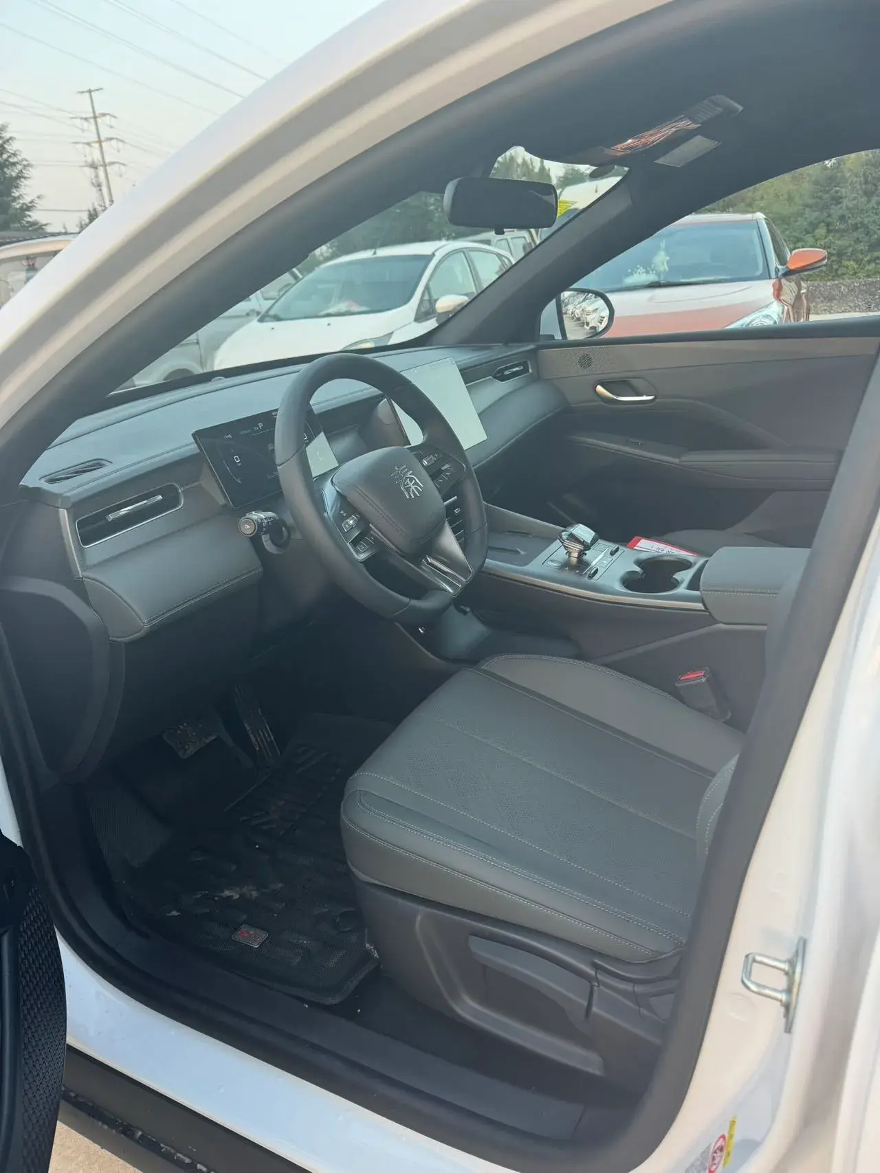 2025 BYD SEAL05 thumbnail 4