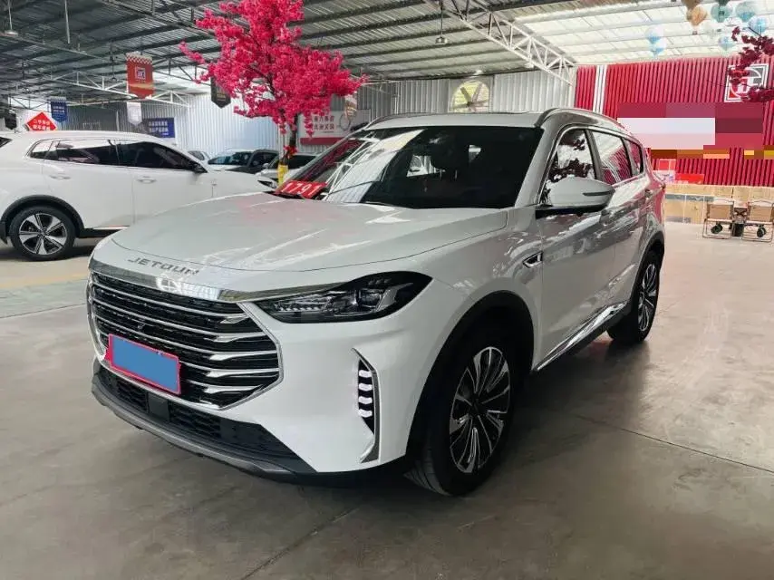 2023 JETOUR X70 view 1