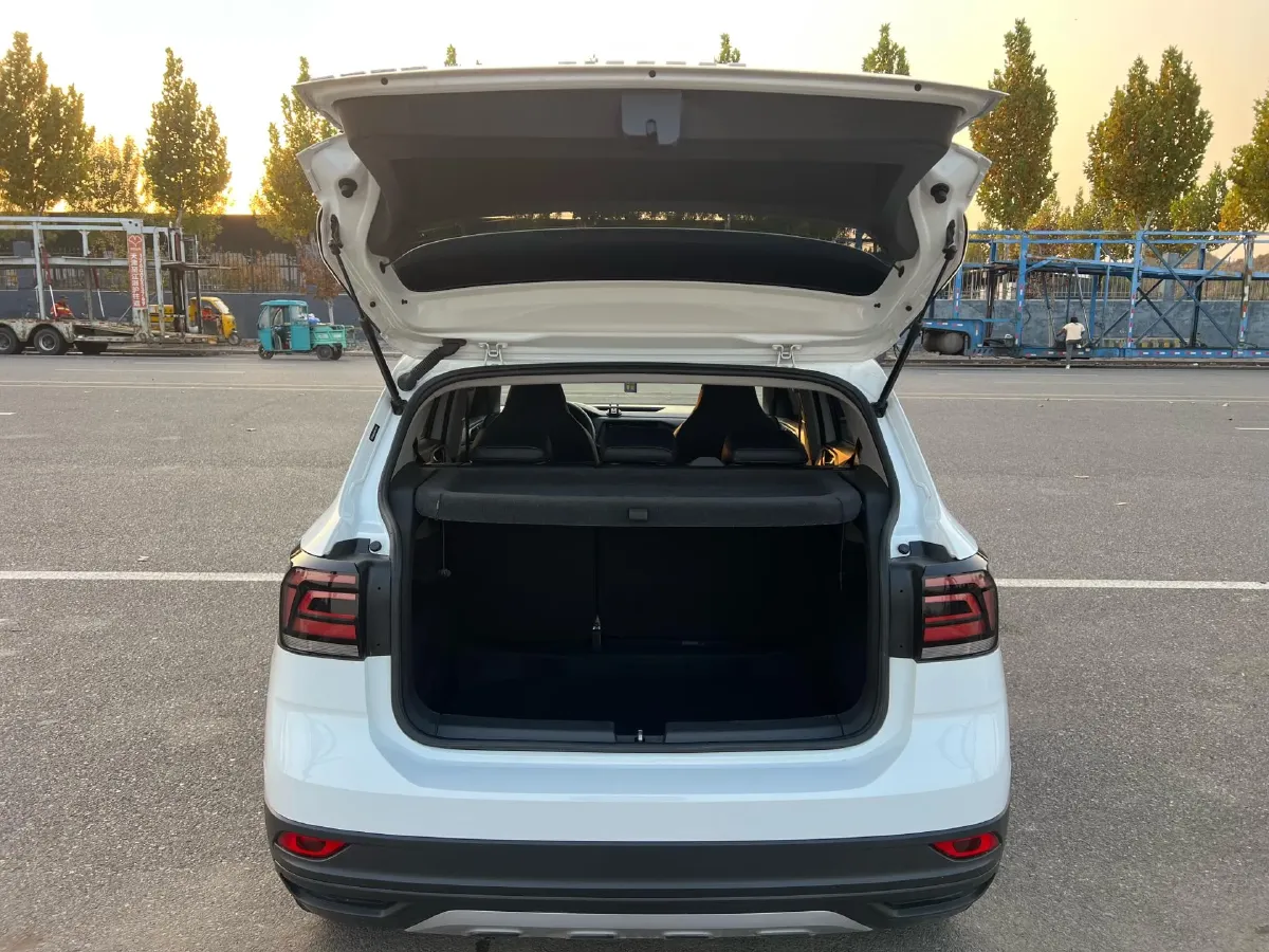 2023 Volkswagen T-Cross 1.5L 110HP L4 6AT,autocango,china used car exporter,china ev exporter,chinese used car exporter,chinese used ev exporter