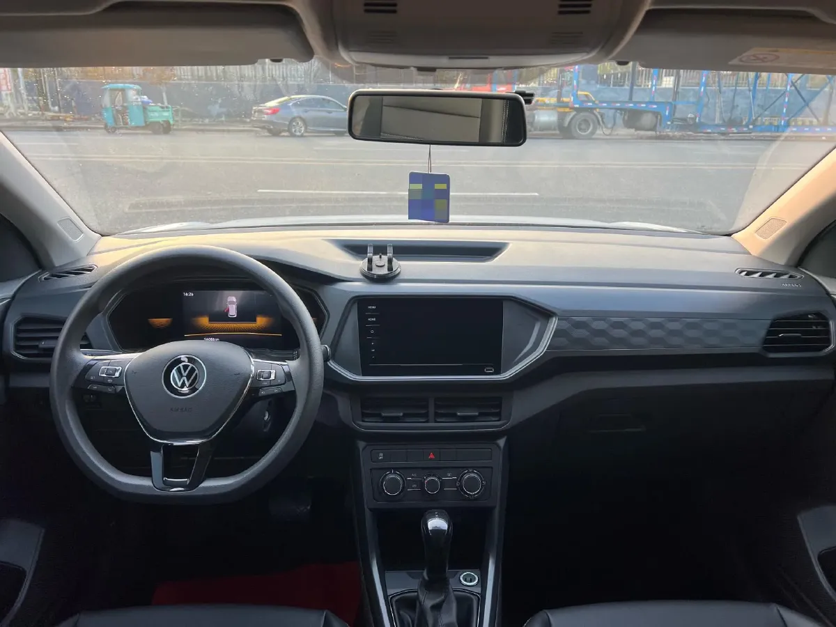 2023 Volkswagen T-Cross 1.5L 110HP L4 6AT,autocango,china used car exporter,china ev exporter,chinese used car exporter,chinese used ev exporter