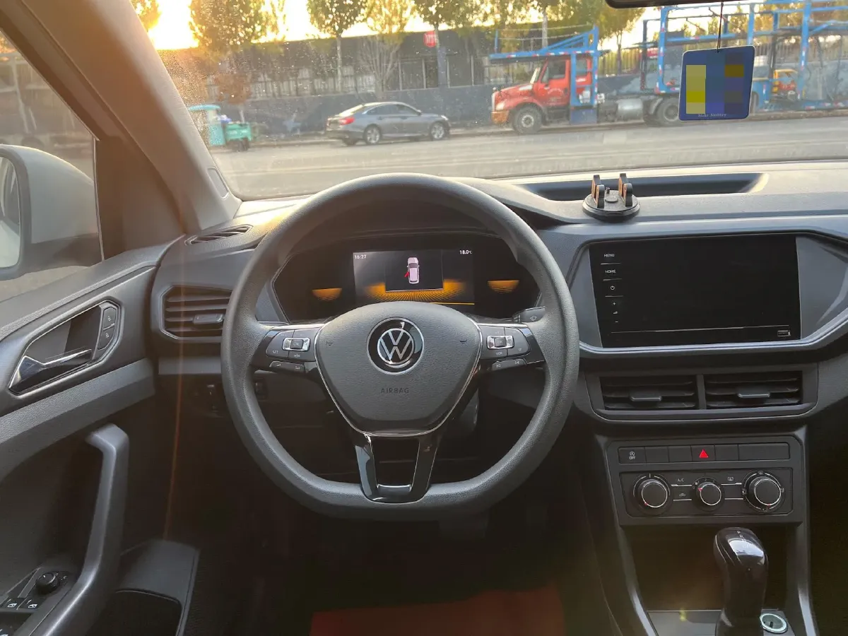 2023 Volkswagen T-Cross 1.5L 110HP L4 6AT,autocango,china used car exporter,china ev exporter,chinese used car exporter,chinese used ev exporter