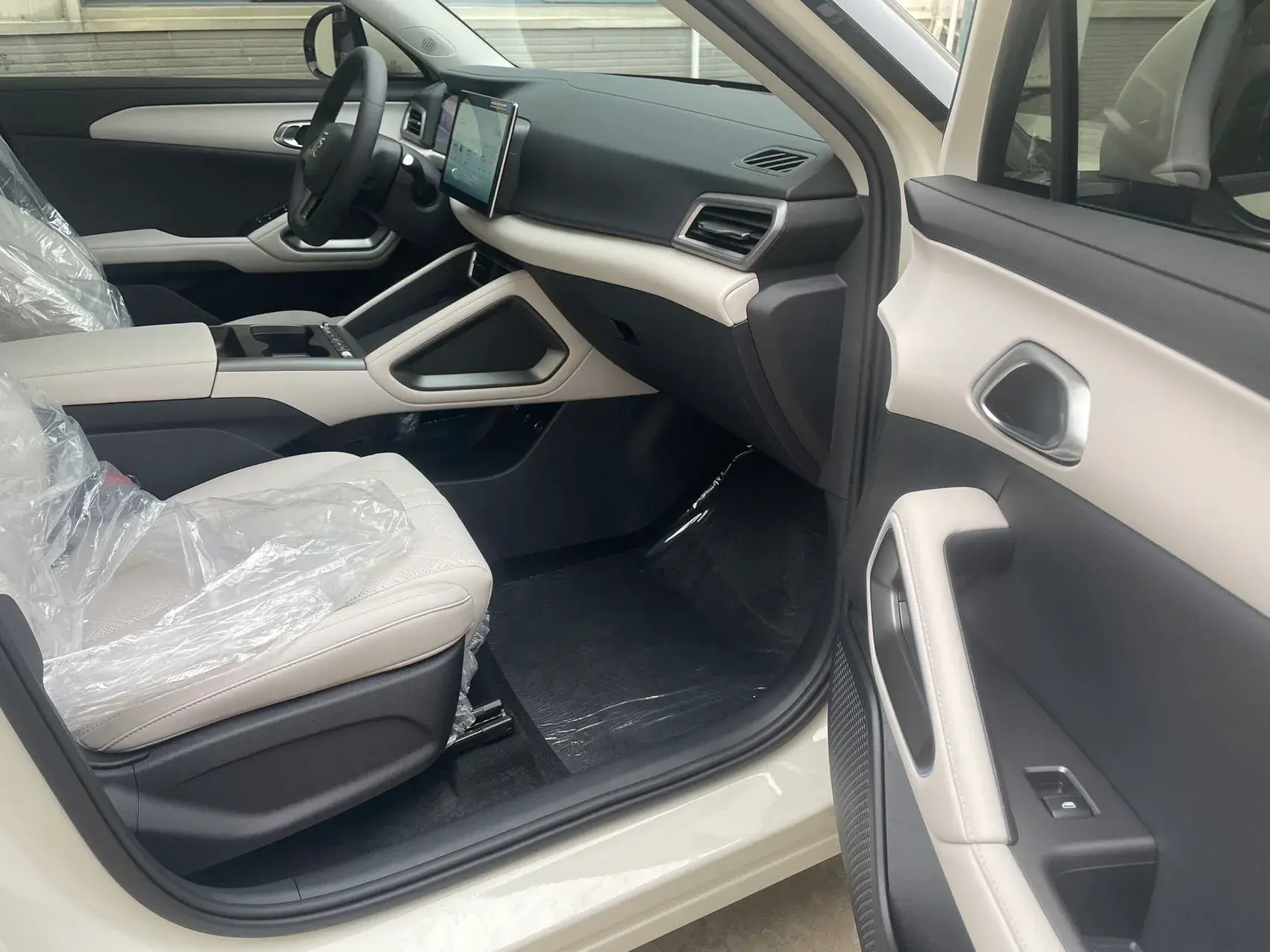 2025 BYD YUANUP thumbnail 4