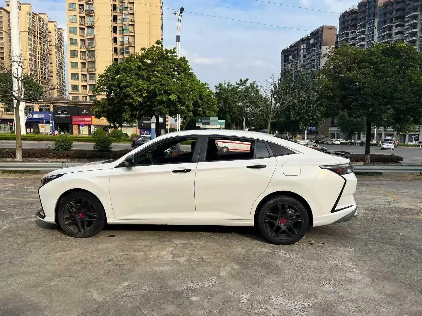 2021 DONGFENG AEOLUS thumbnail 3