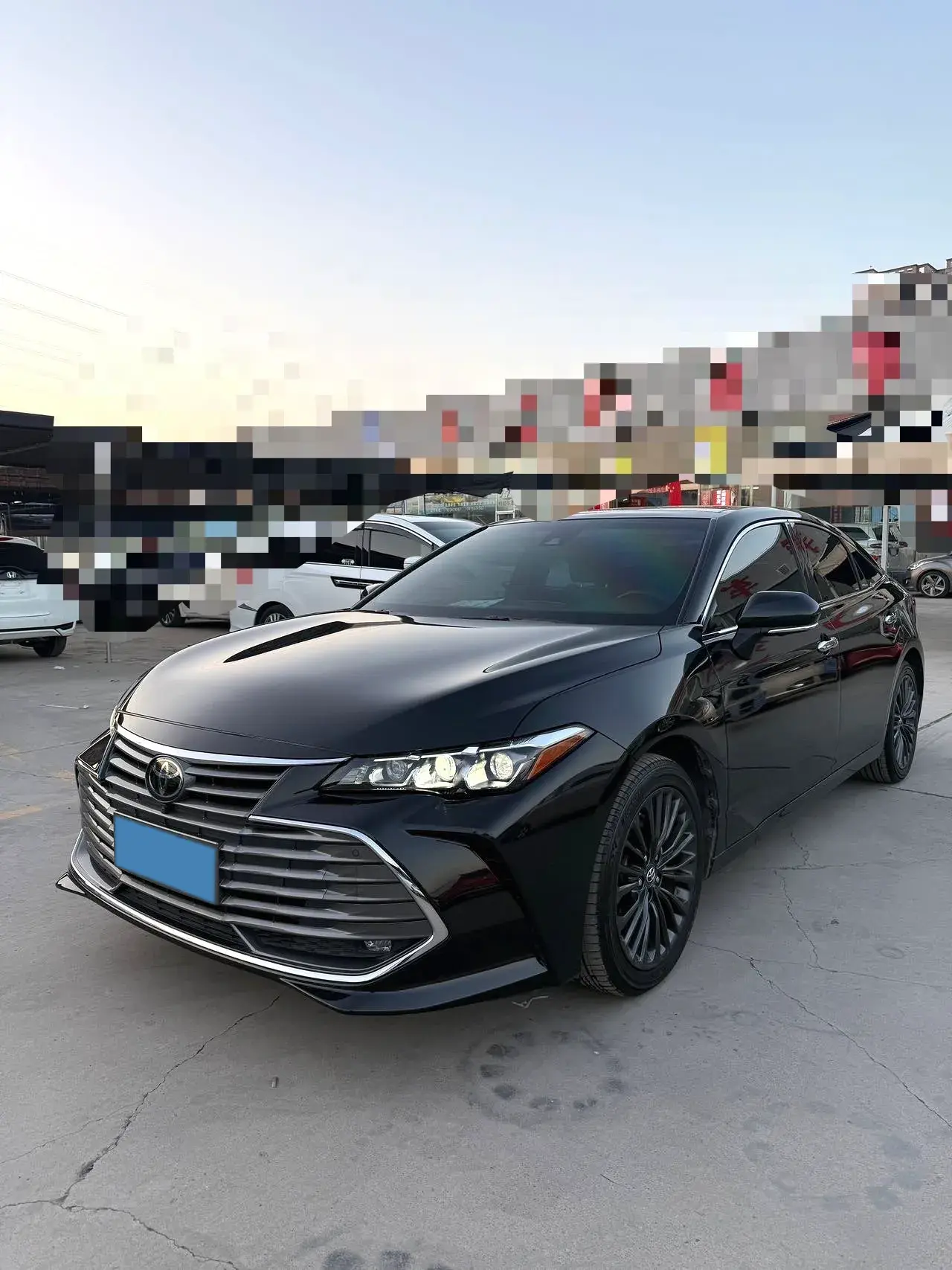 2019 TOYOTA AVALON view 1