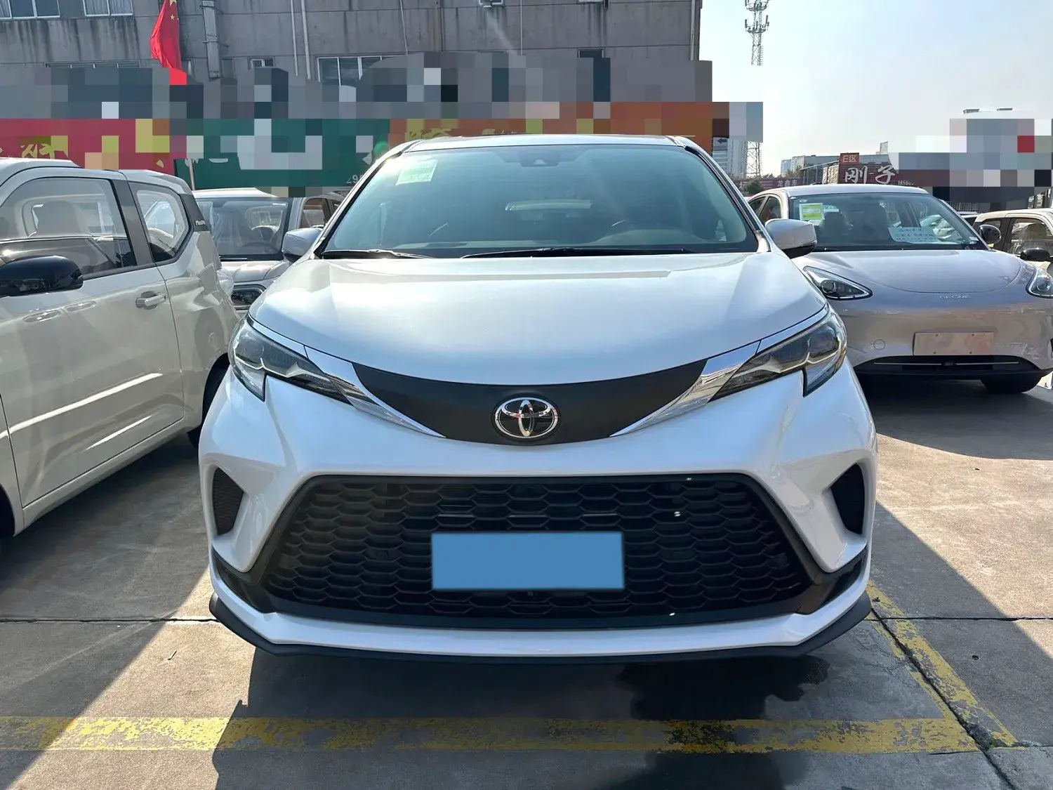 2024 TOYOTA GRANVIA thumbnail 3