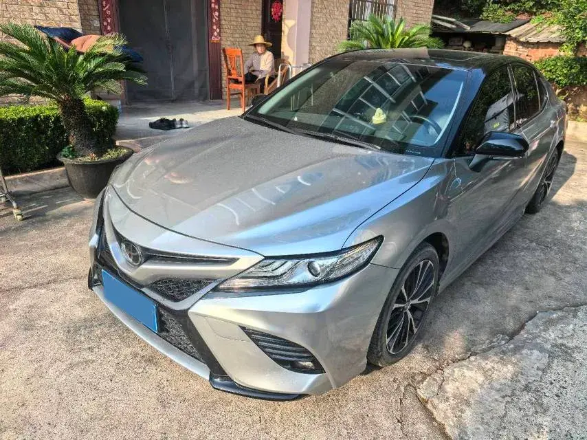 2019 TOYOTA CAMRY view 1