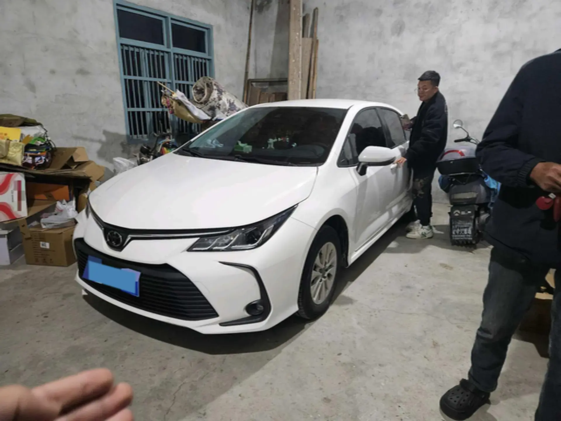 2023 TOYOTA COROLLA thumbnail 3