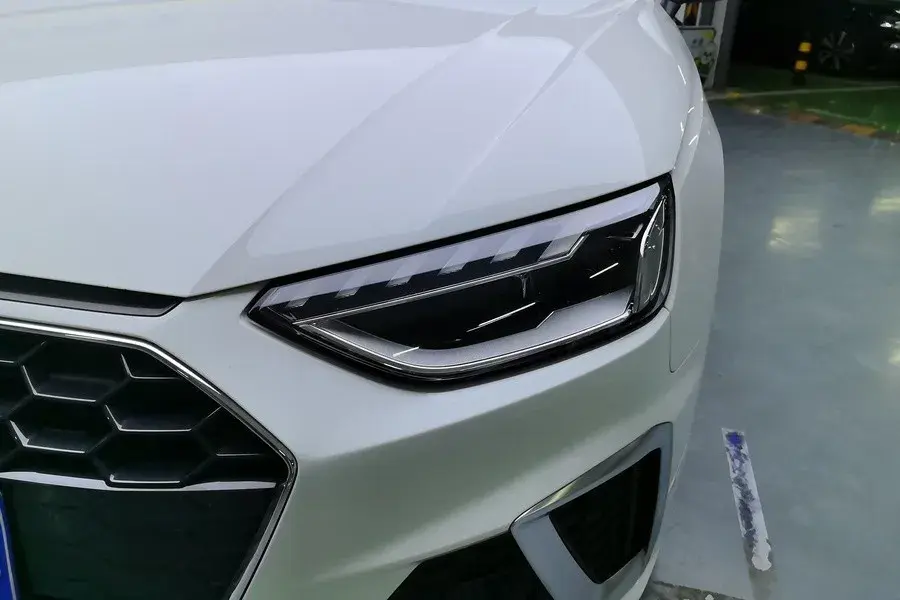 2020 AUDI A4L thumbnail 2