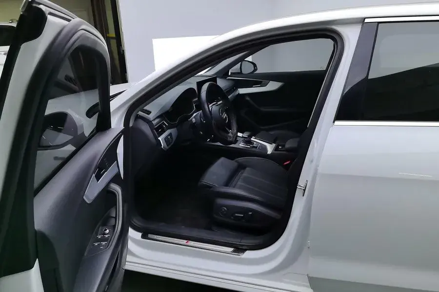 2020 AUDI A4L thumbnail 4