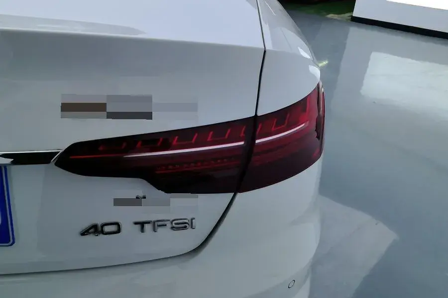 2020 AUDI A4L thumbnail 3