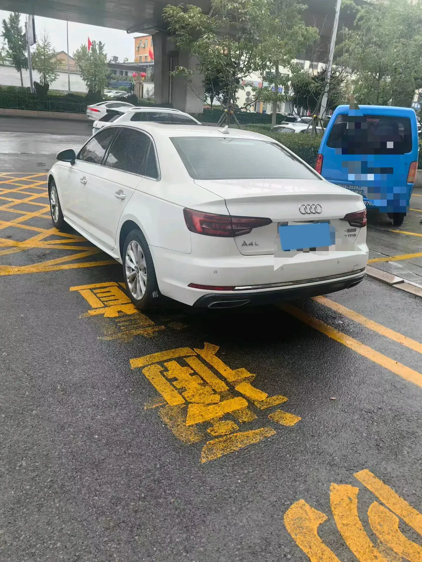 2019 AUDI A4L thumbnail 2