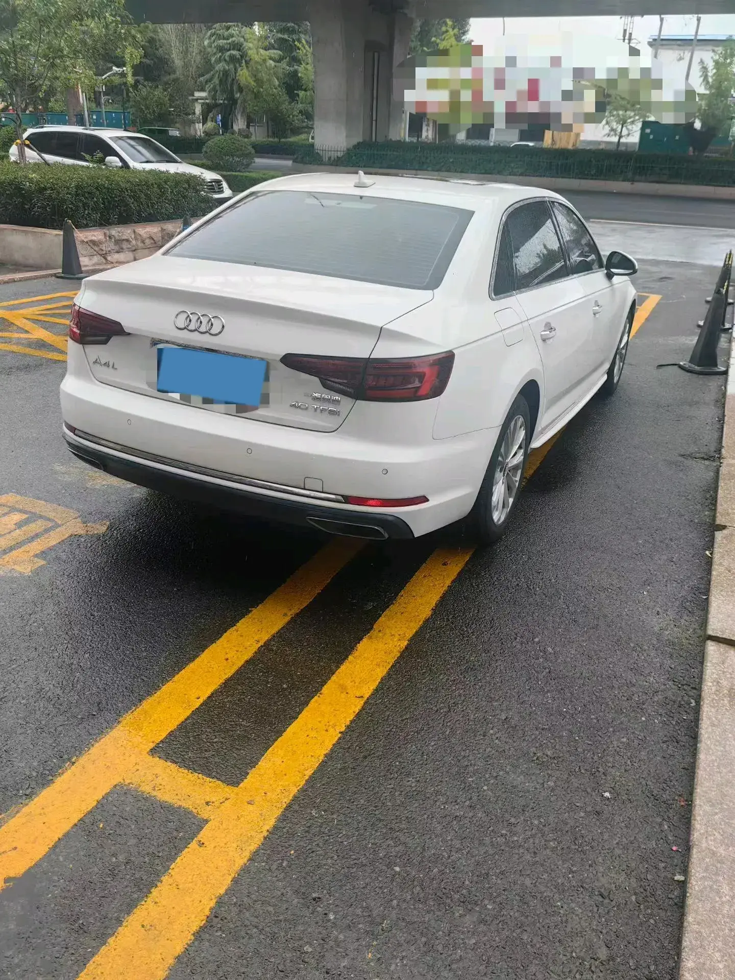 2019 AUDI A4L thumbnail 3