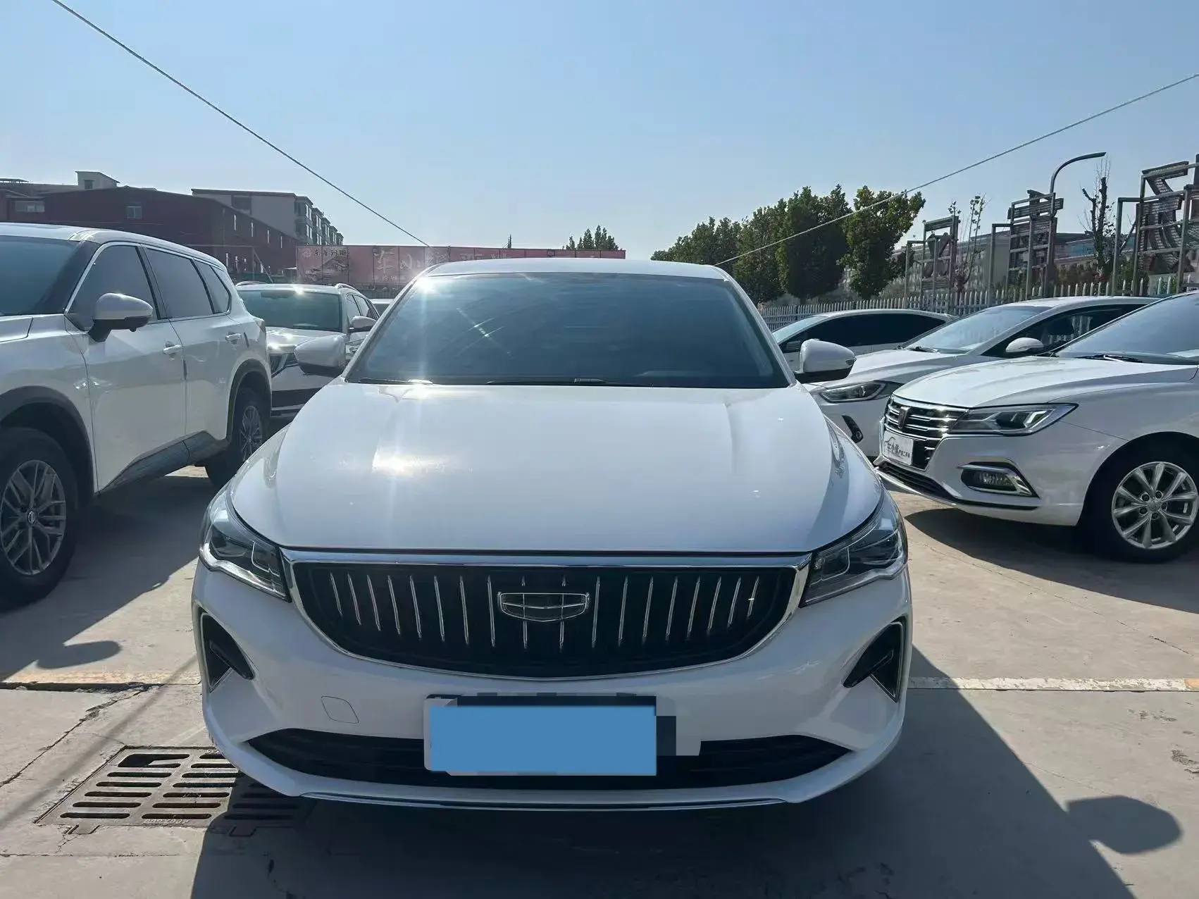 2022 GEELY EMGRAND thumbnail 2