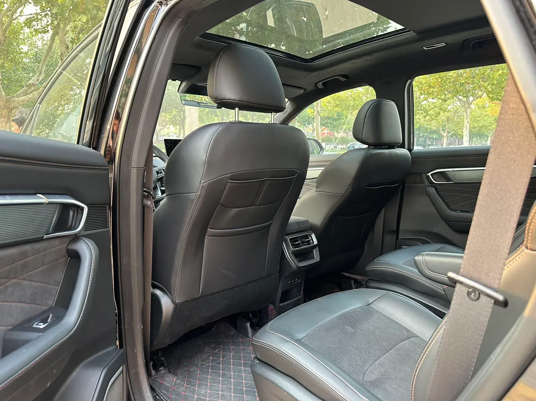 2025 GEELY MONJARO thumbnail 4