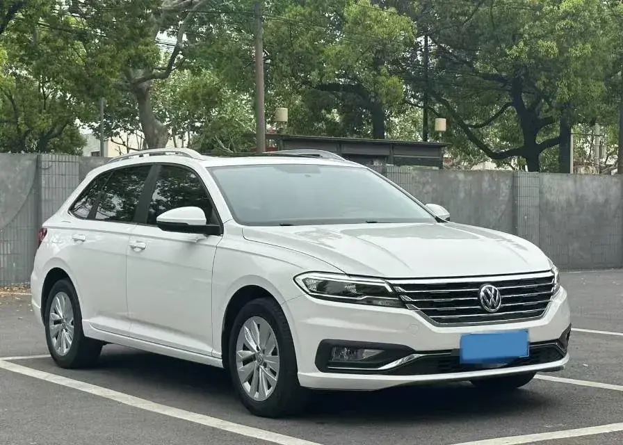 2019 VOLKSWAGEN LAVIDA thumbnail 2