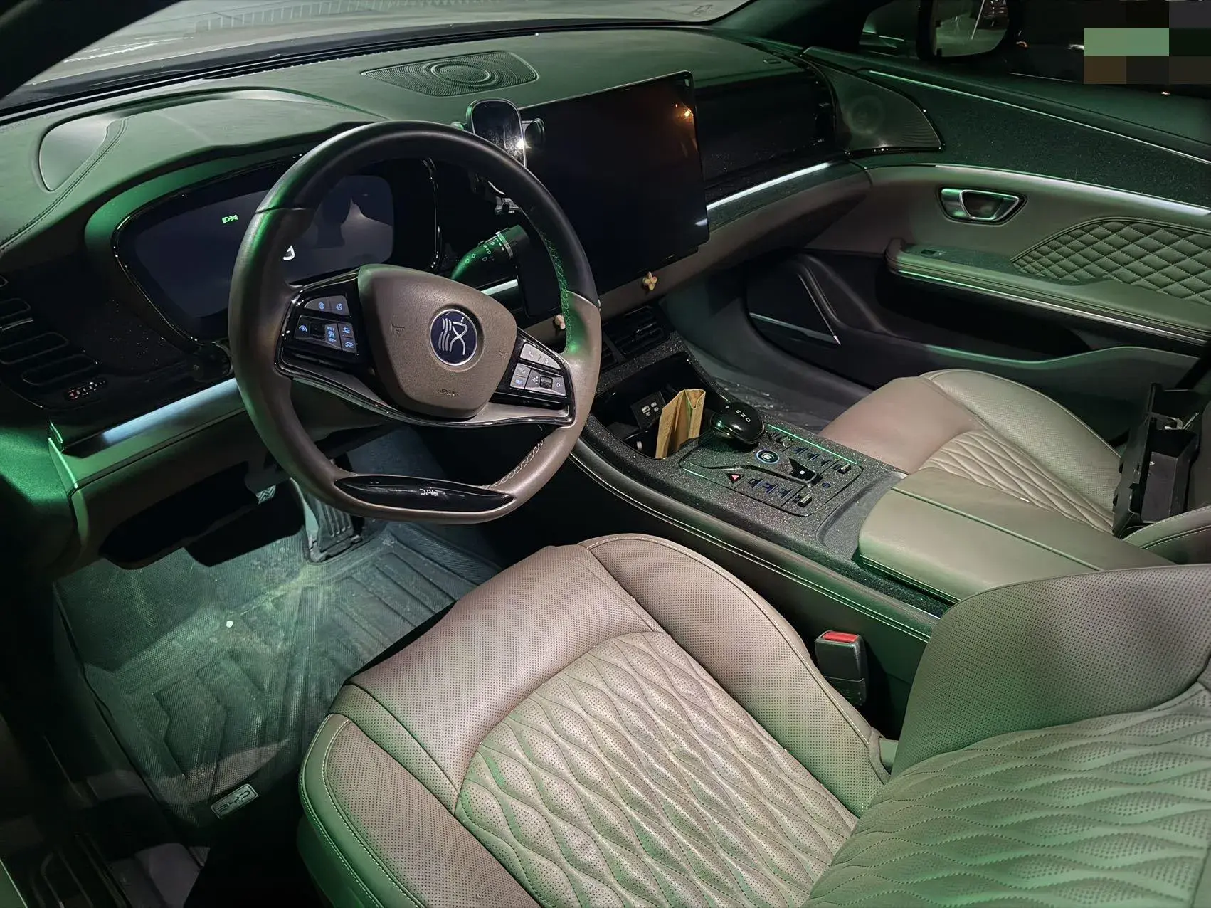 2023 BYD HAN thumbnail 4