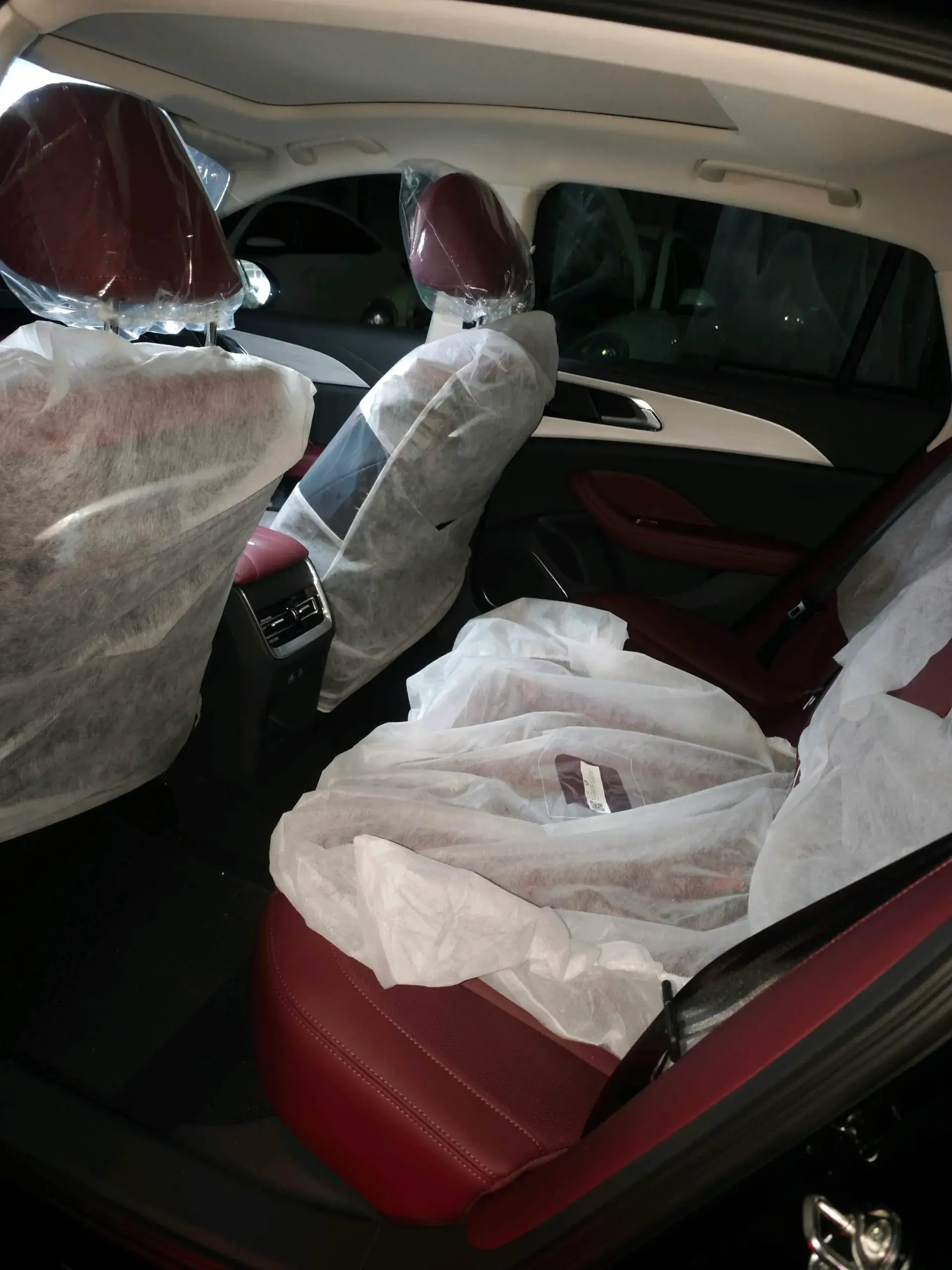 2025 HONGQI H5 thumbnail 4