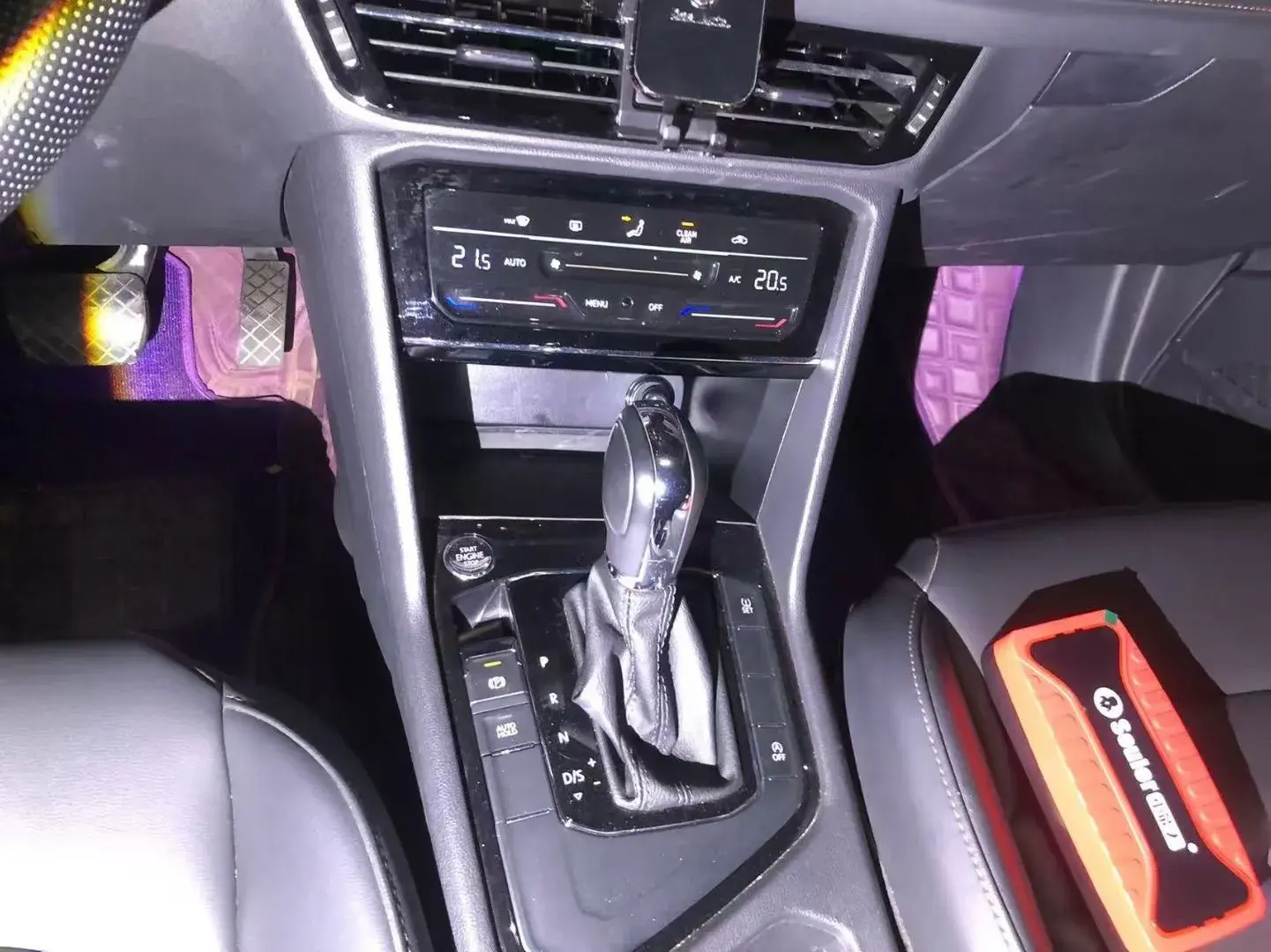 2021 VOLKSWAGEN THARU thumbnail 2