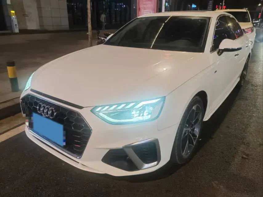 2020 AUDI A4L view 1
